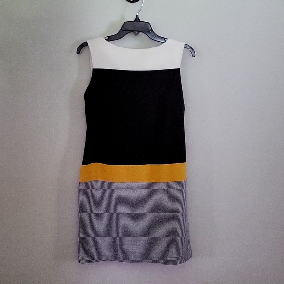 Women's Sleeveless Dress - Picture 1 of 2